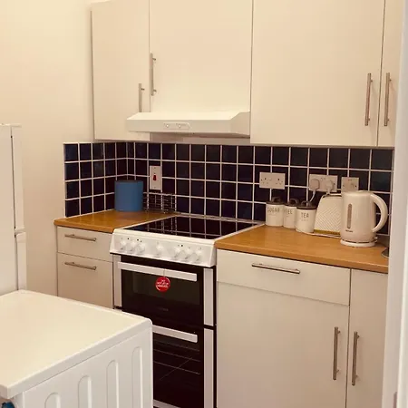 Colton House - 3 털러모어