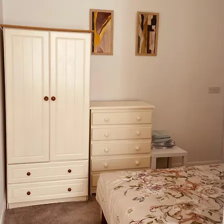 Colton House - 3 * 털러모어